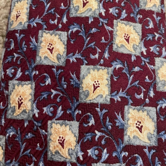 Holt Renfrew Tie - Picture 2 of 3